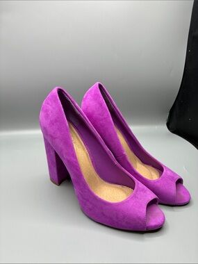 Women's size 7.5 Purple Block Heel Pumps Peep-Toe